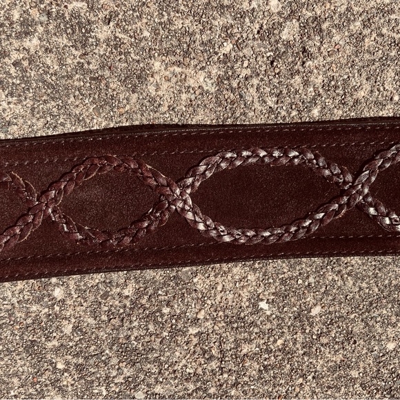 Vintage Brown Leather chunky belt with minimal silver hardware.  Size L - Picture 8 of 11